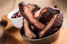 06-food-kills-dogs-cooked-bones.webp