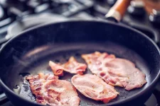 12-food-kills-dogs-bacon.webp