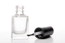 10-genious-way-shoes-nail-polish.webp