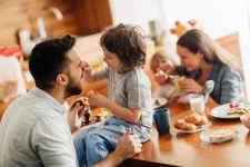 01-sabotage-metabolism-family-breakfast.webp