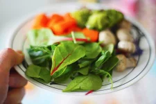 07-sabotage-metabolism-diet-salad.webp