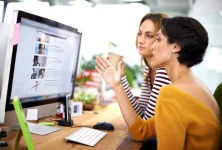 06-productive-cubicle-blue-light.webp 06-productive-cubicle-blue-light.webp