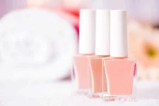 01-nail-color-pink-professional.webp