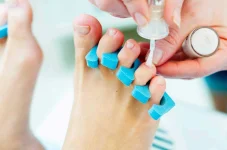 03-nail-color-white.webp