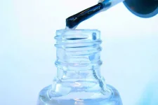 04-nail-color-clear.webp