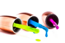 07-nail-color-neon.webp