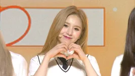 LOOΠΔ - 이달의소녀 Premier Greeting [D&D] (VOD).mp4_20210921_141641.422.webp