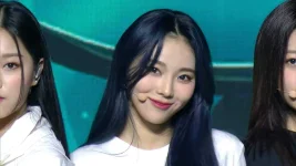LOOΠΔ - 이달의소녀 Premier Greeting [D&D] (VOD).mp4_20210921_141035.376.webp