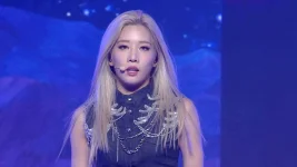 LOOΠΔ - 이달의소녀 ON WAVE [LOOΠΔTHEWORLD &] (VOD).mp4_20210921_142138.709.jpg