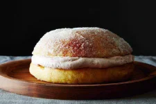 4-a846-49c8a4612862--2014-1028_sufganiyot-cake-013.webp