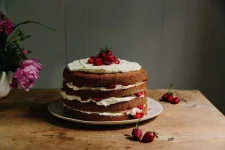 c-b37e-dc5d2a32dc61--strawberry_cake_yossy_arefi-9.webp c-b37e-dc5d2a32dc61--strawberry_cake_yossy_arefi-9.webp