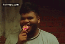 licking-lollipop-cute.gif