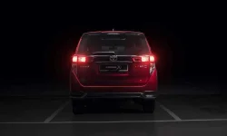 Would-you-want-a-better-equipped-Toyota-Innova3.jpeg