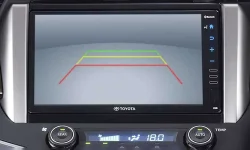 Would-you-want-a-better-equipped-Toyota-Innova6.jpg