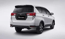 Would-you-want-a-better-equipped-Toyota-Innova10.jpg