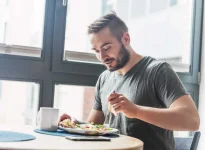 man-eating-breakfast.webp