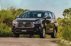 2021-toyota-innova-633d0aad9bf19.jpg