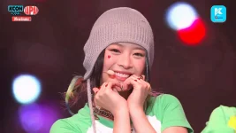 221015 KCON 2022 JAPAN - SHOW DAY2.WEB-DL.1440P60.VP9.AAC-MEi.mkv - Google Drive.mp4_20221016...webp