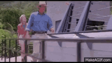 jurassic-park-feeding-time.gif