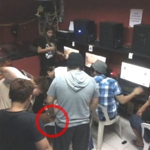 MAGNANAKAW BUGBOG SARADO SA COMSHOP HULE SA CCTV