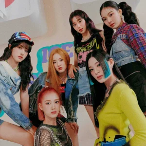 stayc_staydom_teaser_group_3.jpg