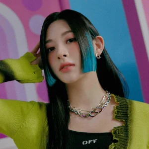 stayc_staydom_teaser_Seeun_1.jpg