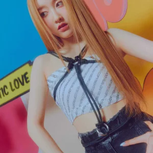 stayc_staydom_teaser_Sieun_3.jpg