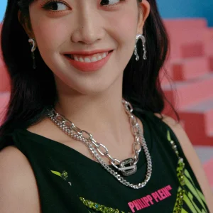 stayc_staydom_teaser_Sumin_2.jpg