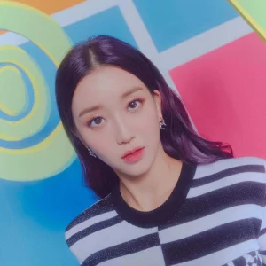 stayc_staydom_teaser_Sumin_4.jpg