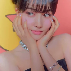 stayc_staydom_teaser_Yoon_3.jpg