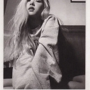 ROSE-1st-Single-Album-R-SCANS-documents-18.jpg