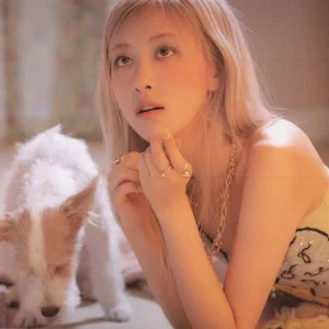 ROSE-1st-Single-Album-R-SCANS-documents-6.jpg