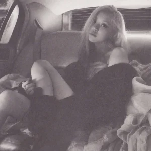 ROSE-1st-Single-Album-R-SCANS-documents-8(1).jpg