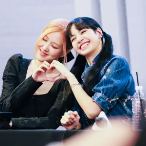 220925-BLACKPINK-Lisa-Rose-Fansign-Event-documents-2(2).jpeg