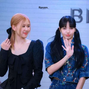 220925-BLACKPINK-Lisa-Rose-Fansign-Event-documents-2(3).jpeg