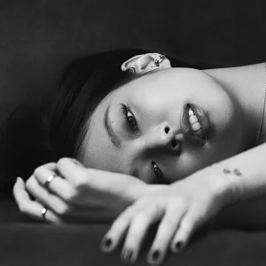 BLACKPINK-Jennie-for-Vogue-Taiwan-March-2023-Issue-x-Chanel-documents-9.jpeg