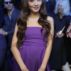 230228-JISOO-DIOR-Women-s-F-W-2023-24-Fashion-Show-at-Paris-Fashion-Week-documents-4(1).jpeg