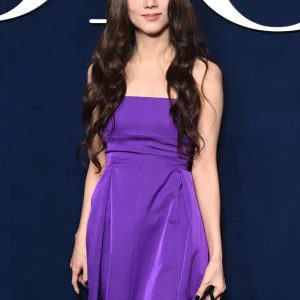 230228-JISOO-DIOR-Women-s-F-W-2023-24-Fashion-Show-at-Paris-Fashion-Week-documents-7(1).jpeg