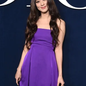 230228-JISOO-DIOR-Women-s-F-W-2023-24-Fashion-Show-at-Paris-Fashion-Week-documents-9(1).jpeg