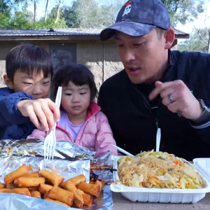 Filipino Food Feast! - Trying out some food from a new Filipino Market!