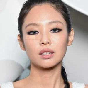 230307-JENNIE-CHANEL-Women-s-F-W-2023-24-Fashion-Show-at-Paris-Fashion-Week-documents-1.jpeg