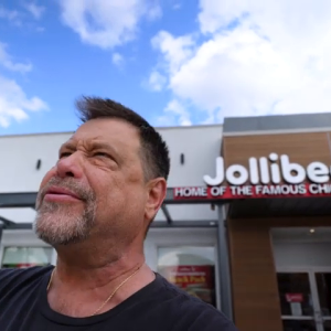SO I FINALLY TRIED JOLLIBEE...