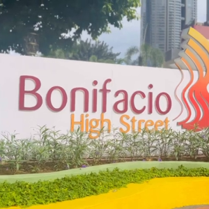 BONIFACIO HIGH STREET THE MIAMI OF THE PHILIPPINES, this places looks like LINCOLN ROAD, BGC 🇵🇭