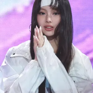 250104-Newjeans-Hyein-at-Golden-Disc-Awards-2025-documents-2(2).webp