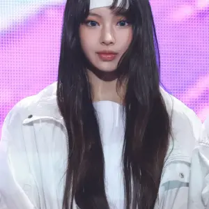 250104-Newjeans-Hyein-at-Golden-Disc-Awards-2025-documents-4(1).webp